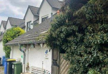 Vermietetes Reihenendhaus mit Stellplatz * Kapitalanlage*
