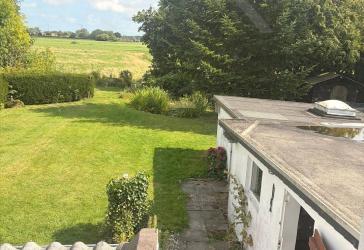 Einfamilienhaus mit großem Grundstück, Feldblick, Teich & Ausbaureserve – provisionsfrei