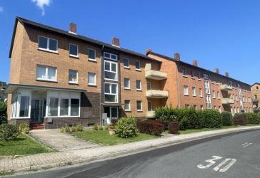 Moderne 3-ZKB mit Balkon