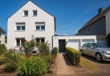 Sanierte 3,5-Zimmer-Wohnung mit Einbauküche - 1. Etage ab dem 01.09.2026 verfügbar