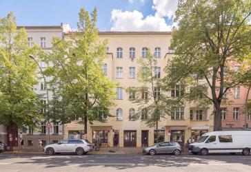 6 Zimmer im Herzen von Berlin-Mitte: Repräsentative Stadtwohnung für Familien