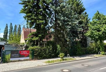 Großes Grundstück mit Abrissobjekt nahe der Karower Teiche