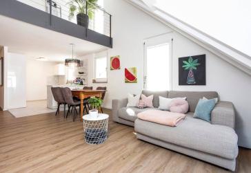 MAISONETTEGLÜCK in Hauingen: Moderne 4-Zi.-Wohnung mit 3 Balkonen & zwei Bädern