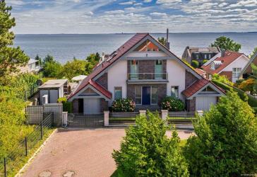 Luxuriöses Einfamilienhaus mit Ostseeblick