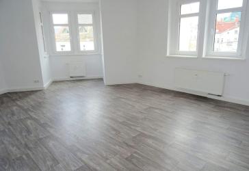 ** mit Küche ** 3 Zimmer Dachgeschosswohnung in Werdau zu vermieten!