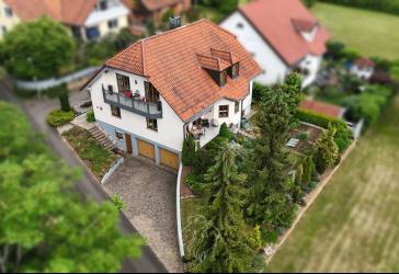 Familienidylle mit traumhaftem Blick - gepflegtes Einfamilienhaus mit Südgarten und Doppelgarage