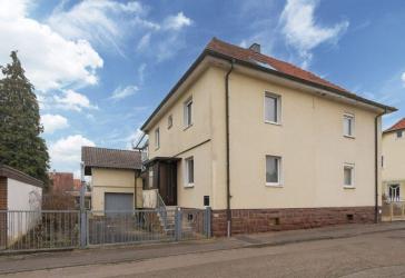 Viel Platz für Familie & Ideen - Doppelhaushälfte mit Wintergarten und Nebengebäude!