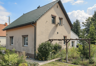 EIN ZWEIFAMILIENHAUS, IN DEM DEINE SEELE AUFATMET - DEIN NEUES LEBEN IN BESTENSEE