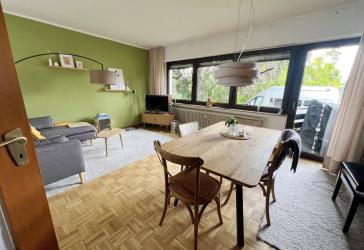 Zündorf: 4,5-Zimmer-Maisonette-Wohnung mit Balkon und EBK