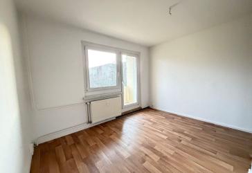 2 Monate Mietfrei !!** Plauen von oben ! 4 Zimmer mit Balkon in zentraler Lage**
