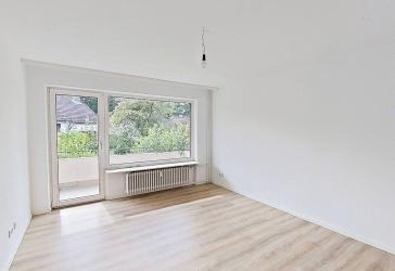 Frisch sanierte 2-Zimmer-Wohnung mit sonnigem BALKON und EINBAUKÜCHE
