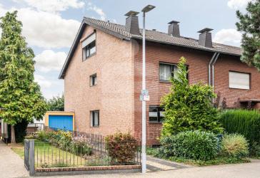 Gestalten, leben, wohlfühlen - großzügiges Zuhause mit Garten und Garage.