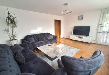 Attraktive 3,5-Zimmer-Wohnung in Radolfzell – Balkon, Aufzug und 2 Tiefgaragenplätze