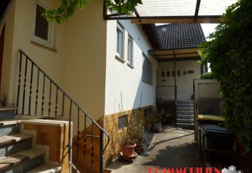 Haus mit Anbau und viel Platz