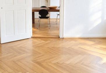 Klassisch stilvoll: Helle und großzügige Altbau Wohnung mit Ausrichtung zum ruhigen Innenhof - 3. OG