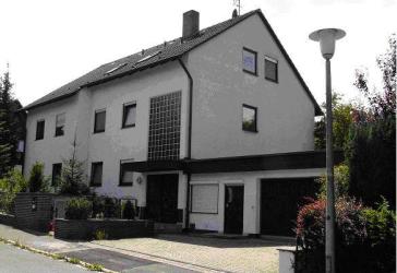 Lichtdurchflutetes Wohnglück im Ergeschoss, 3 Zimmer Wohnung mit Terrasse und XXLGarten