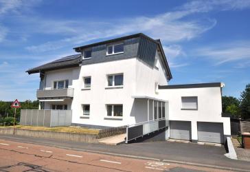 Modernisiertes MFH mit 4 Wohnungen - ideal für Kapitalanleger oder Eigennutzer mit Platzbedarf