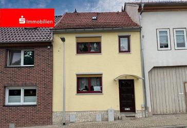 Gemütliches Reihenmittelhaus mit Dachterrasse und überdachtem Innenhof