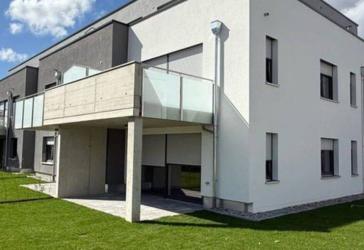 Erstbezug 3 Zi-Wohnung mit Terrasse und Garten