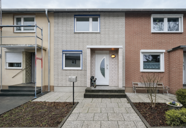 Bezugsfrei! - Reihenhaus mit Terrasse, Garten und Garage in Top Lage!