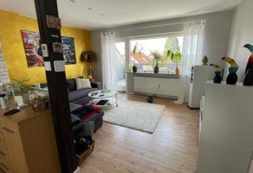 Charmante vollmöblierte 2,5-Zimmer Wohnung mit sonniger Dachterrasse in Wolfschlugen