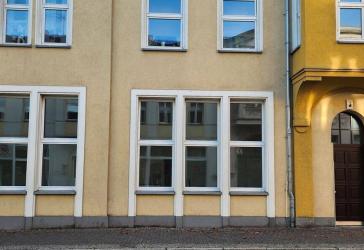 Zentrum: Wohnung / Praxis / Laden-Wohnung / Büro - Direktzugang von Straße möglich