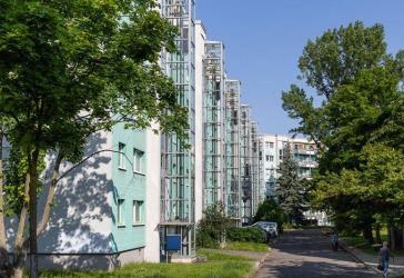 Schöne 4-Zimmerwohnung mit Balkon und Aufzug, Bad mit Dusche!