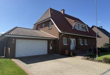 Dörverden-Hülsen: Solides Einfamilienhaus mit Vollkeller, Doppelgarage Außenpool und vielem mehr...