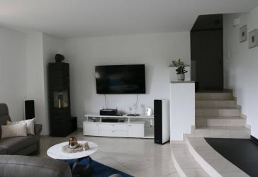 Provisionsfrei !!! Großzügige 3,5-Zimmer-Eigentumswohnung mit großem Sonnenbalkon in kleiner WE
