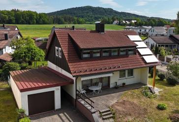 Gepflegtes Einfamilienhaus mit großem Traumgarten