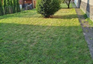 Sanierungsbedürftiges 1-FH in Braunschweig/Broitzem m. schmalen, sehr schönem Grundstück inkl. Anbau. EKZ u. die Straßenbahnhaltestelle s. in der Nähe