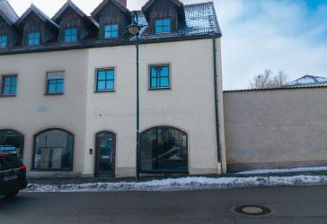 Mehrfamilienhaus mit 3 Einheiten | 1x vermietet, 2x genehmigter Umbau | Zentrale Lage