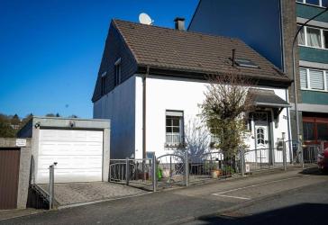 Freistehendes EFH mit Einliegerwohnung, Garten, Garage & Sauna in Elberfeld-West