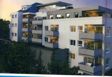 Exclusive 4-Zimmer-Wohnung mit gehobener Innenausstattung mit Balkon/Terrasse und Einbauküche in Reutlingen