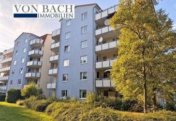 Großzügige 3-4-Zimmer Wohnung mit Balkon u. KfZ-Stellplatz.