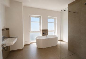 3 Zimmer Oberwohnung mit Balkon im Villen-Quartier