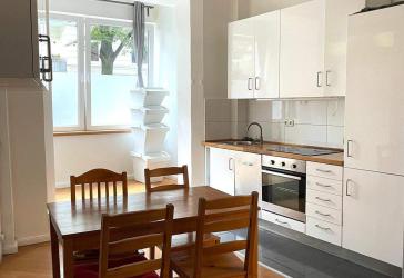 Von privat: 5-Zimmer Altbauwohnung mitten in Eimsbüttel