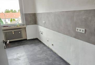 Erstbezug nach Sanierung: 3 Zi-Sonnenwohnung mit Balkon, ruhig und doch zentral gelegen