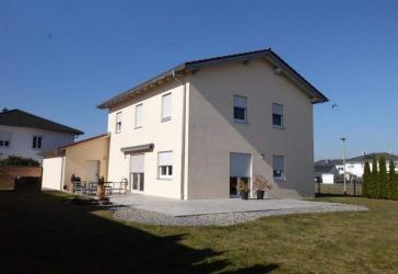 Sehr gepflegtes sonniges EFH - Nahe Straubing