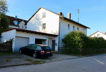 Großzügiges Zweifamilienhaus in herrlicher Wohnlage in Vierkirchen