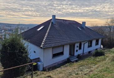 2-3 Familienhaus in Höhenlage von Schmelz