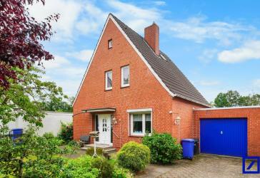 Charmantes Einfamilienhaus mit großem Grundstück und viel Potenzial - verkehrsgünstig gelegen in Achim - Uphusen