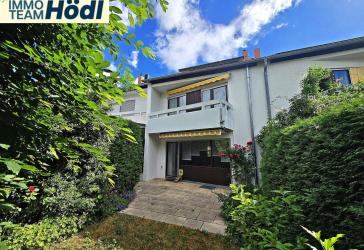 Großes Reihenhaus mit Garage und AAP im Freien sucht neuen Eigentümer !!