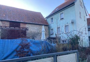 Teilrenoviertes Haus mit Scheune in Versbach zu verkaufen