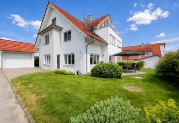 Wohnen, wo die Wiesen beginnen - großzügiges Familienhaus in ruhiger Sackgassenlage!