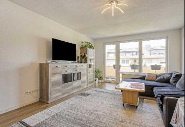 Helle 3-Zimmer-Wohnung mit Balkon und Stellplatz in Ratingen-Ost