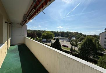 Ruhige 3-Zimmer-Wohnung im 2. Stock mit Balkon in Singen