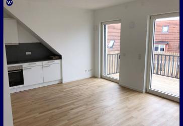Nur noch einziehen! Helle 2 Zimmer-Wohnung mit Einbauküche, Balkon und modernes Bad