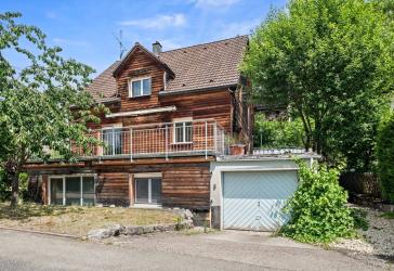 PROVISIONSFREI- Großzügiges Haus in schöner Ortsrandlage - DG-Wohnung solide vermietet
