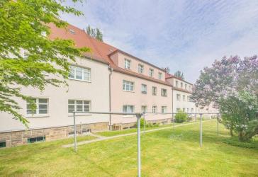 GEPFLEGTE 1 ZIMMER WOHNUNG SCHÖNER WOHNANLAGE MIT EIGENEM PARK - IN GUTER UND GRÜNER LAGE